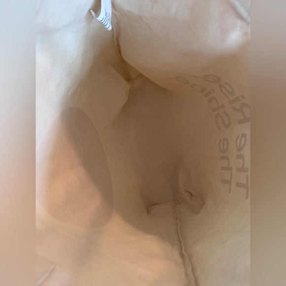 NWT Vuori Canvas Bag "The Rise. The Shine" Tote Performance Apparel Recycled - Picture 5 of 7